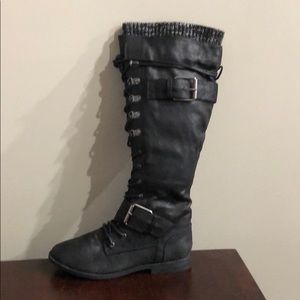 Tall flat boots